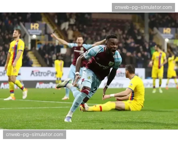 消息：实时：曼联对伯恩利，霍伊伦伤退，小将梅努临危受命